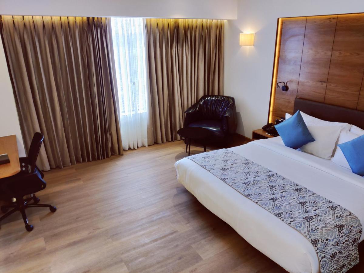 The Fern Residency, Jamnagar Hotel Buitenkant foto